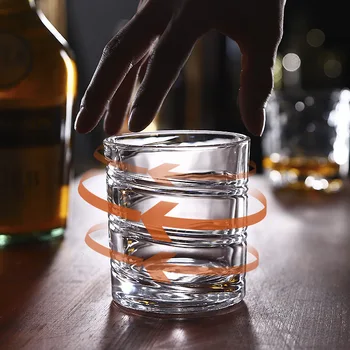 Въртящата се стъклена чаша за уиски Аэрирует любимите ви алкохолни напитки, като разкрива техните сложни вкусове и аромати 280 мл